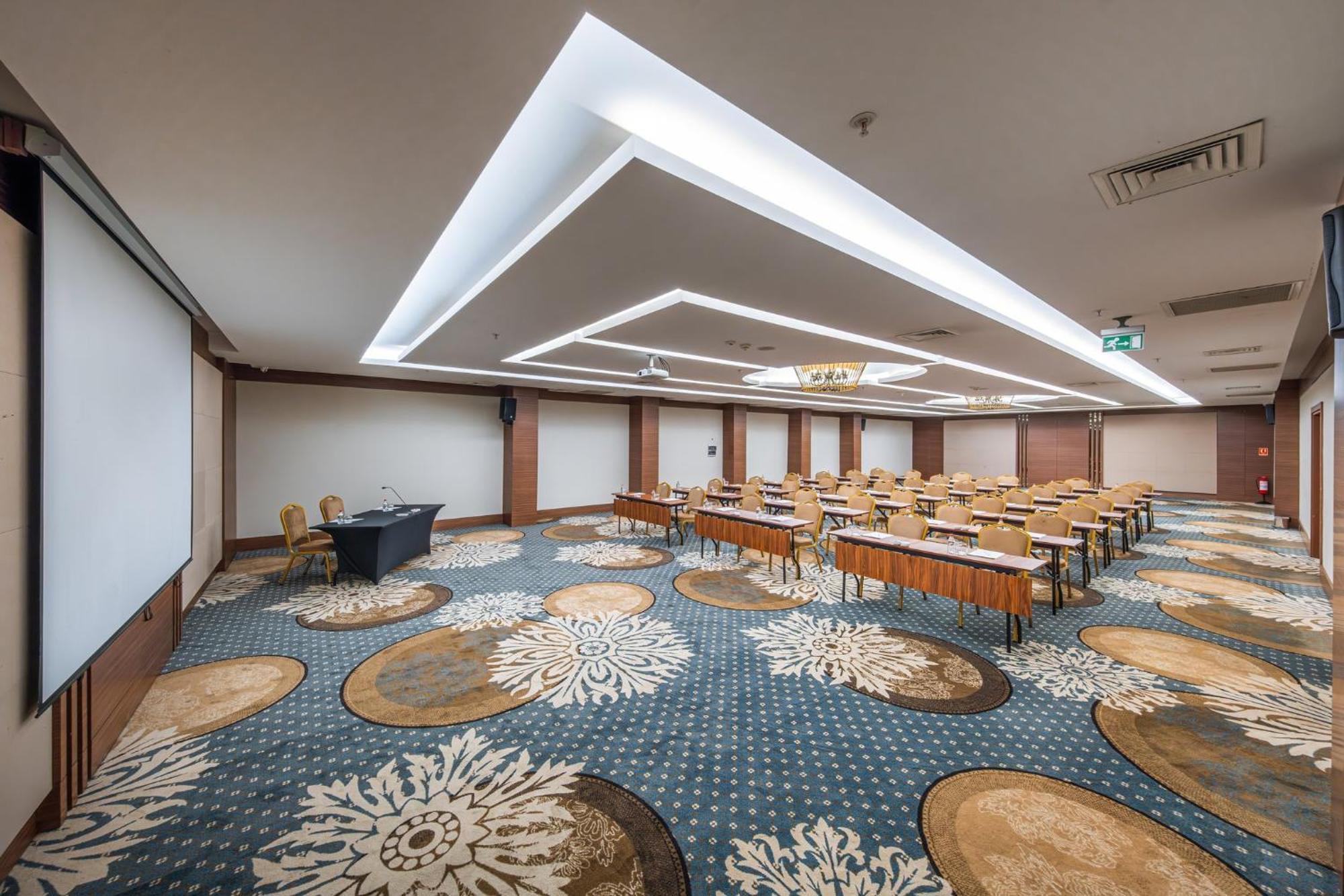Holiday Inn Ankara - Cukurambar By Ihg Exterior photo