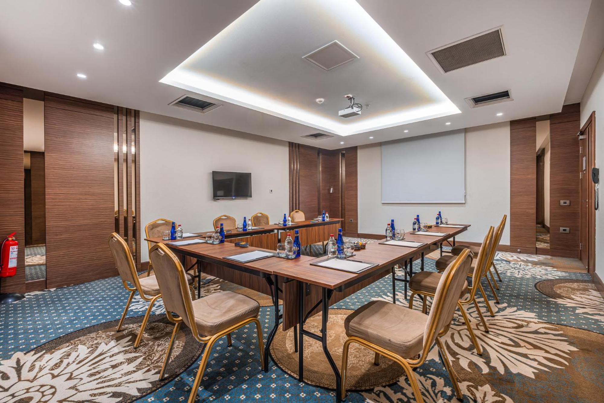 Holiday Inn Ankara - Cukurambar By Ihg Exterior photo