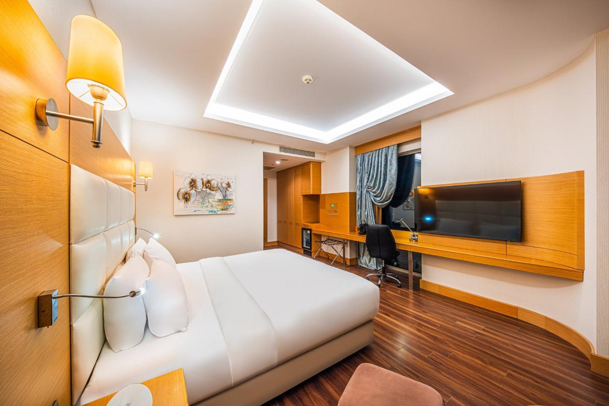 Holiday Inn Ankara - Cukurambar By Ihg Exterior photo