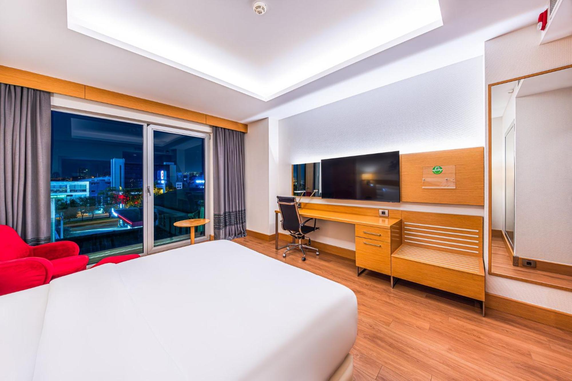 Holiday Inn Ankara - Cukurambar By Ihg Exterior photo